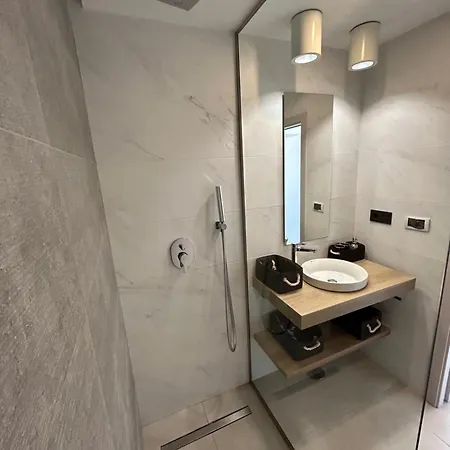 Apartment Oasis *